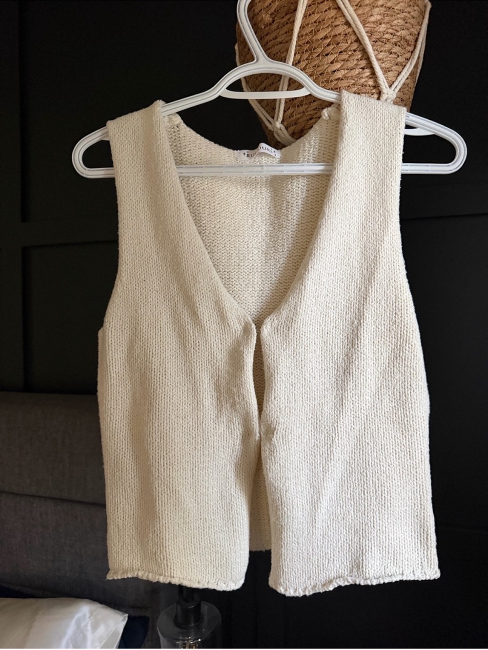 Knit Cream Sleeveless V-Neck Top Vest